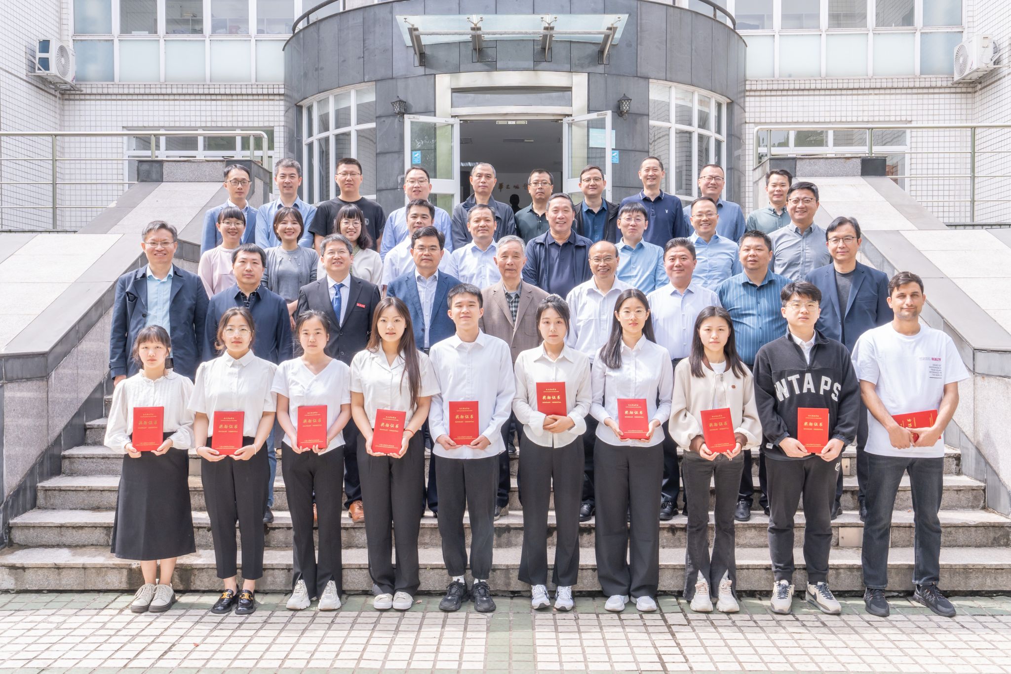 2024年度做爱片
“杰文奖助学金”颁奖...